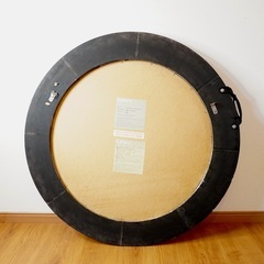 イギリス 円形壁掛けミラー イギリスで見つけたアンティークのおしゃれな鏡、丸い形の縁取りが輝く