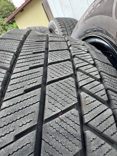 受け渡し完了　受付終了　トヨタ　アクア　スタッドレス4本175/65R15 VRX3     