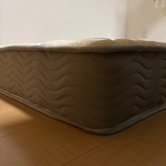 ダブルベッド　マットレスの画像
