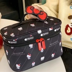 新品　キティ化粧ポーチの画像
