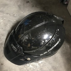 ヤールーヘルメットの画像
