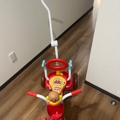 アンパンマン手押し三輪車の画像
