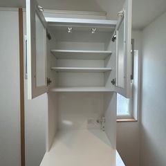 食器棚の画像