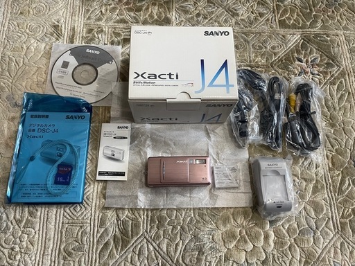 新品未使用　激レア　希少　SANYO　デジタルカメラ　dsc-j4 Xacti 希少　レア　ザクティー