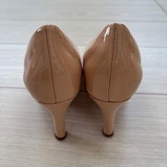 RANDA 走れる美脚パンプス　21.5cm  ベージュ　グレージュ　美品の画像
