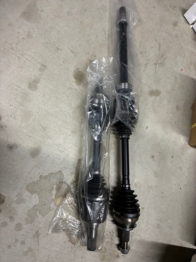 アテンザワゴン　リビルドドライブシャフト左右