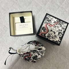 GUCCI 空箱　袋　巾着の画像