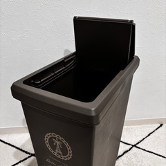 30L ゴミ箱の画像