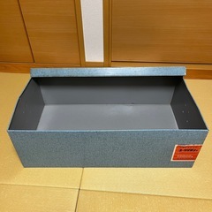 ブリキ衣装ケース　青の画像
