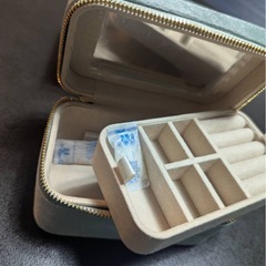 【新品未使用)】4°c ジュエリーポーチ　アクセサリー収納の画像