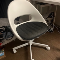 IKEAの椅子の画像