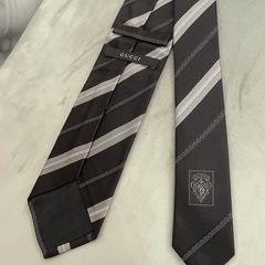 美品★グッチ　ネクタイ　ストライプ　黒　シルバー　グレー　GUCCIの画像
