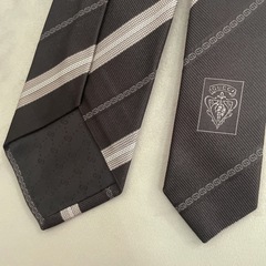 美品★グッチ　ネクタイ　ストライプ　黒　シルバー　グレー　GUCCIの画像