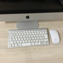 iMac シルバー 本体 キーボード マウス付きの画像