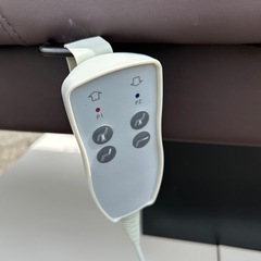 電動エステベッド　電動マッサージベッド　施術　リモコン付き　エステ　お店　店舗の画像