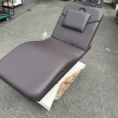電動エステベッド　電動マッサージベッド　施術　リモコン付き　エステ　お店　店舗の画像