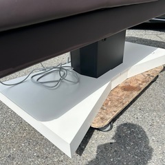電動エステベッド　電動マッサージベッド　施術　リモコン付き　エステ　お店　店舗の画像