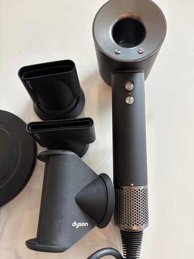 Dyson Supersonic ヘアドライヤー