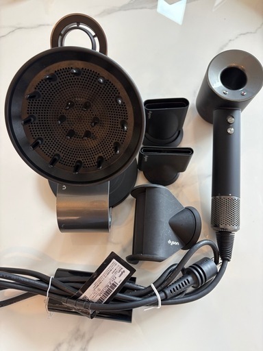 Dyson Supersonic ヘアドライヤー