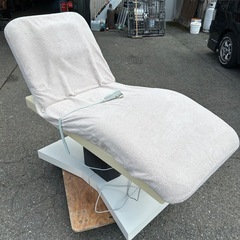 電動エステベッド　電動マッサージベッド　施術　リモコン付き　エステ　お店　店舗の画像