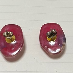 ピンクのパール装飾ぴピアスの画像