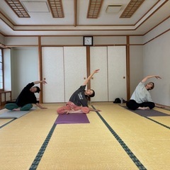 初心者さん大歓迎！誰でもできるヨガクラスです。の画像