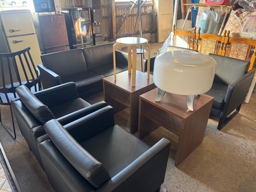 黒レザー調ソファセット 1人掛け4＋2人掛け＋テーブル2