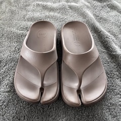 PAES リカバリーサンダル グレー 23.5cmの画像