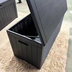 Alebert｢アレベルト｣ 物置 収納庫 屋外 防水 耐候 380Ｌ大容量 幅123*奥行57*高さ62cm ベランダ収納 大型物置 倉庫 ベランダストッカー 屋外収納 ガーデン収納 ベンチ コンテナ ガーデン/庭/ベランダ 収納 大容量 おしゃれ の画像