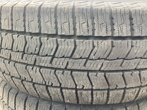 【お取引決まりました】TOYO TIRES 195/65R15 24年製　冬タイヤ　バリ山　イボ付き