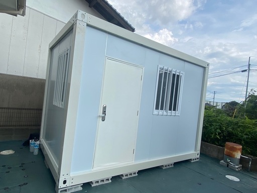 福岡市内展示物あり、見学可能　プレハブハウス2.5×4m物置きコンテナハウスガレージ