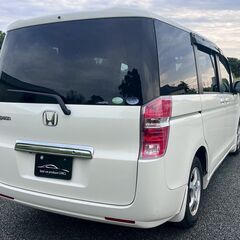 コミコミ🚘車検長い！R９年２月まで！８人乗り！後期型！後席モニター！Bカメラ！両側パワスラ！ETC！ステップワゴン！の画像