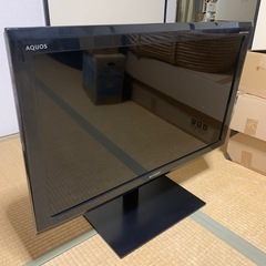 SHARP LC-32E7 AQUOS　テレビ32型の画像