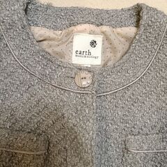 earth music&ecology グレーのコートサイズMと赤いツーウェイバックの画像