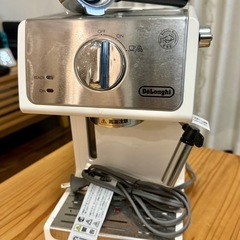 DeLonghi エスプレッソマシン ECP3220J-W 　の画像