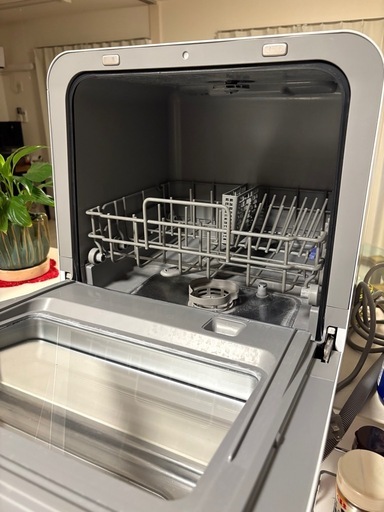 アイリスオーヤマ　食器洗い乾燥機　KISHT-5000-W　2020年製