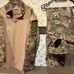 サバゲ　迷彩上下の画像