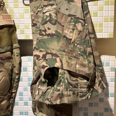 サバゲ　迷彩上下の画像