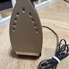TOSHIBA アイロン　IKEAアイロン台の画像
