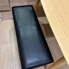 ダイニングテーブルの画像