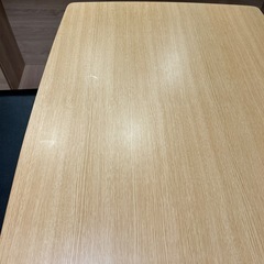 ダイニングテーブルの画像