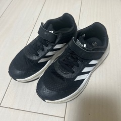 adidasスニーカー19センチの画像