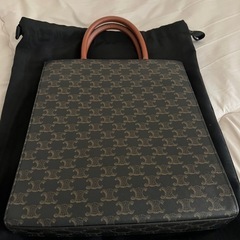 CELINE バーティカルバ(定価22万)の画像