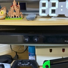 SHARP 37インチテレビ、ブルーレイレコーダーの画像