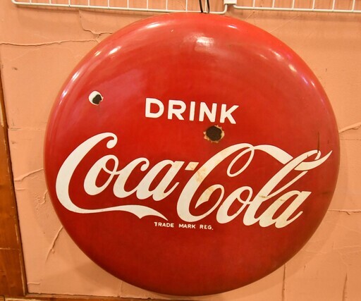 ○ヴィンテージ(*'ω'*)○コカコーラ 看板 60cm 丸型 ボタン ホーロー