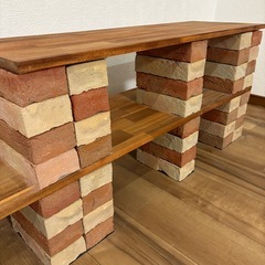 TVボード　木目ボード　レンガ　手作りの画像