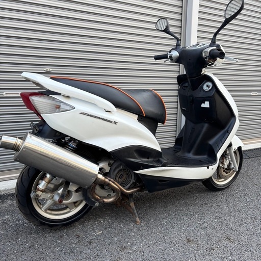 4272.大柄でハイパワーシグナスX1型バッテリー新品、社外マフラー付属