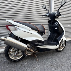 4272.大柄でハイパワー　シグナスX1型　バッテリー新品、社外マフラー付属　千葉県柏市　即日配送、自走引き取りも可能の画像