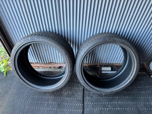 アクセレラ 245/35r19 2本