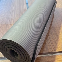 トレーニングマット専用ケース付き　グレー フィットネス  ジムの画像